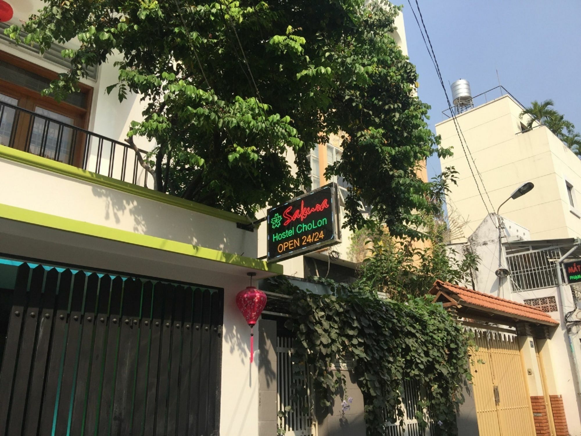 Spot On 710 Sakura Hostel Cholon Хошимин Экстерьер фото