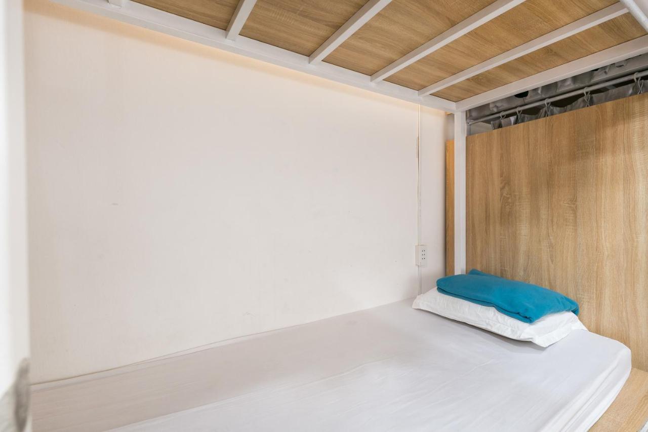 Spot On 710 Sakura Hostel Cholon Хошимин Экстерьер фото